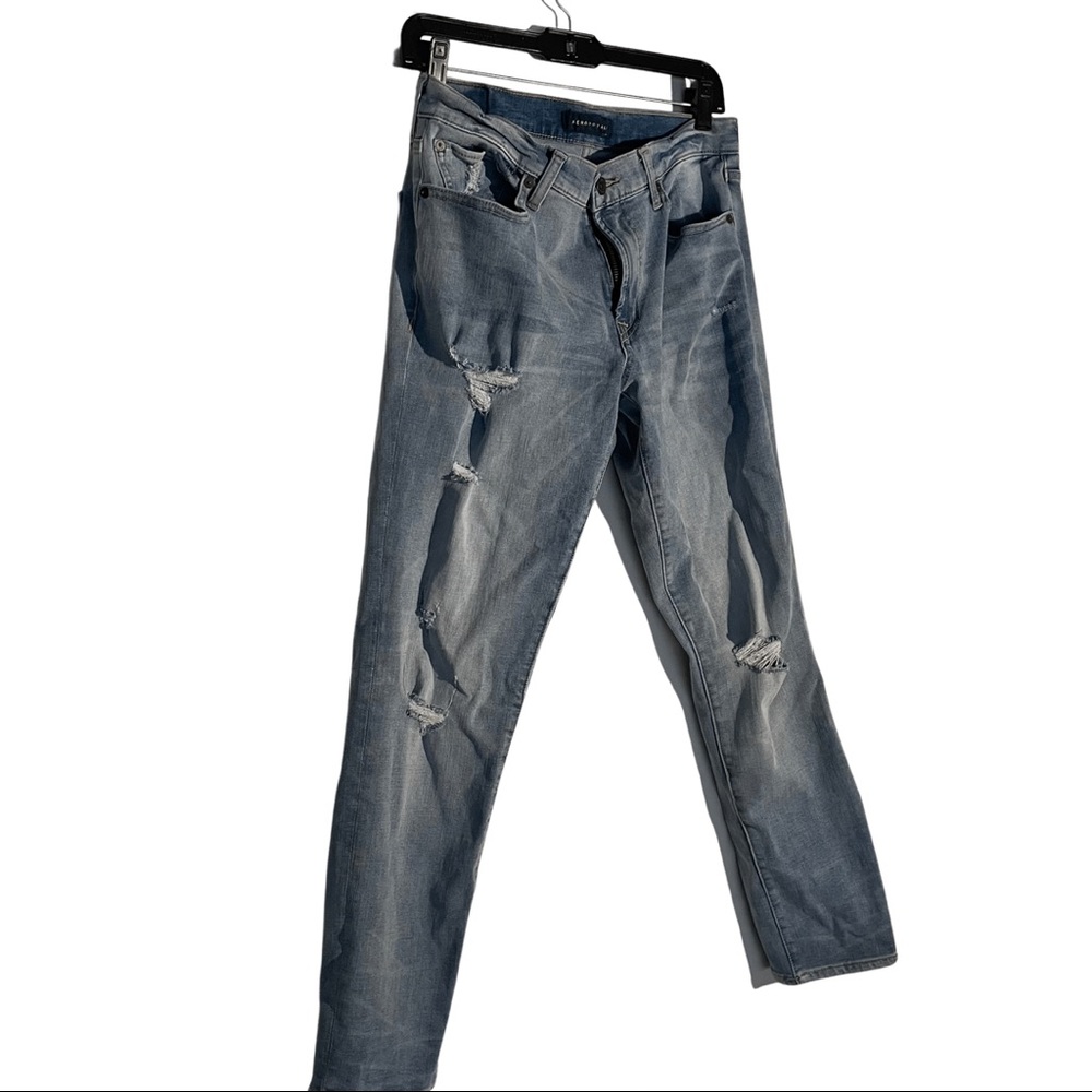 Distressed Jean (Relaxed)